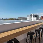 Metropole Shared Space With Private Room