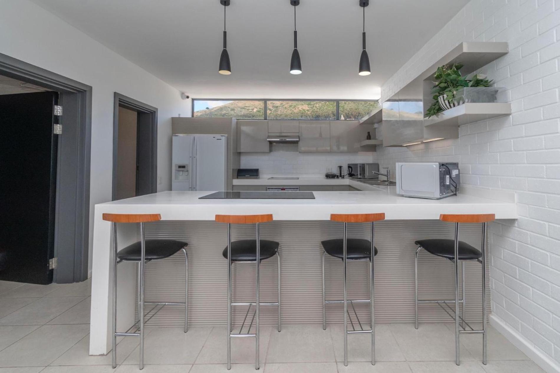 Apartment Metropole Shared Space With Private