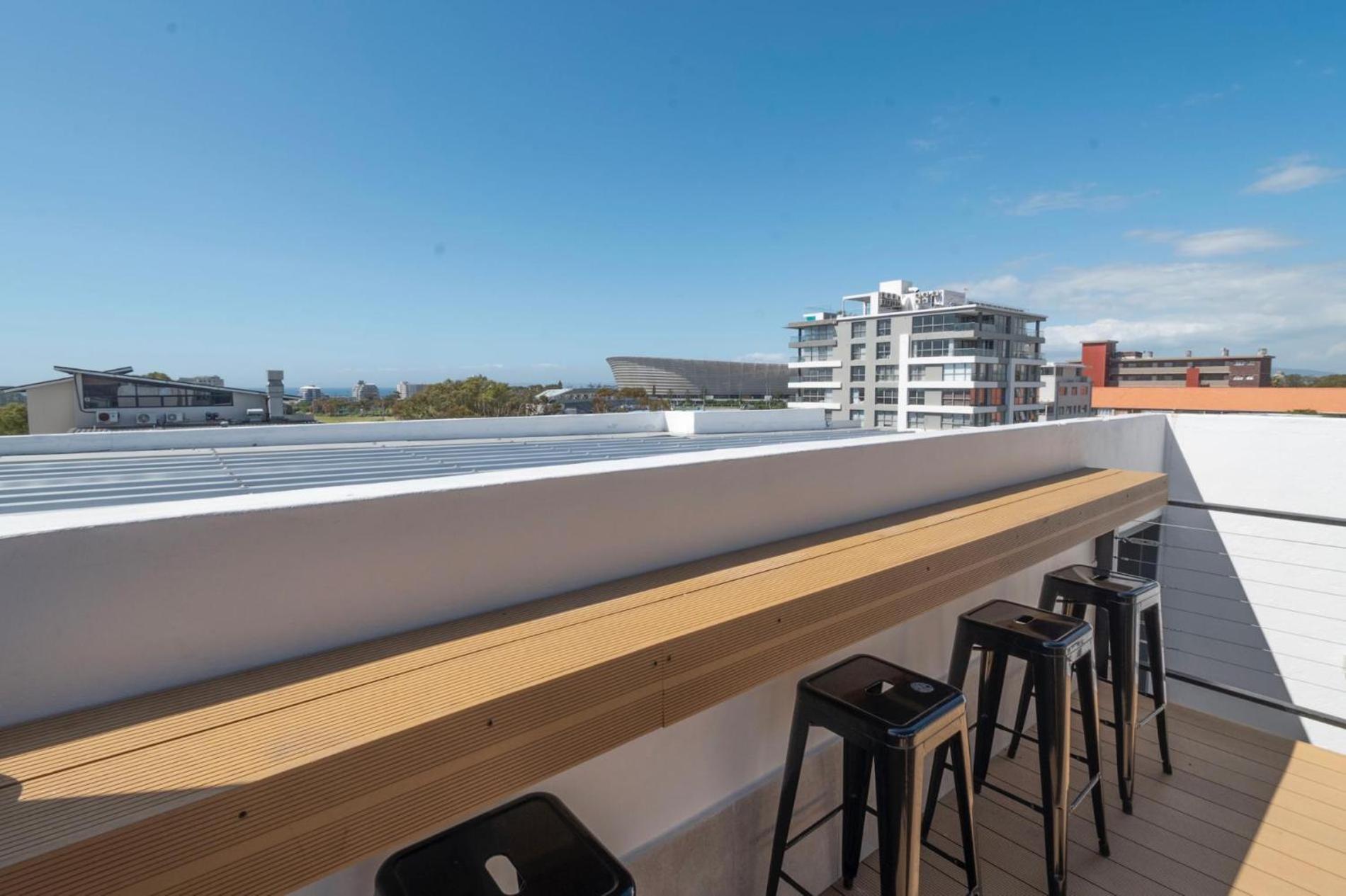 Apartment Metropole Shared Space With Private