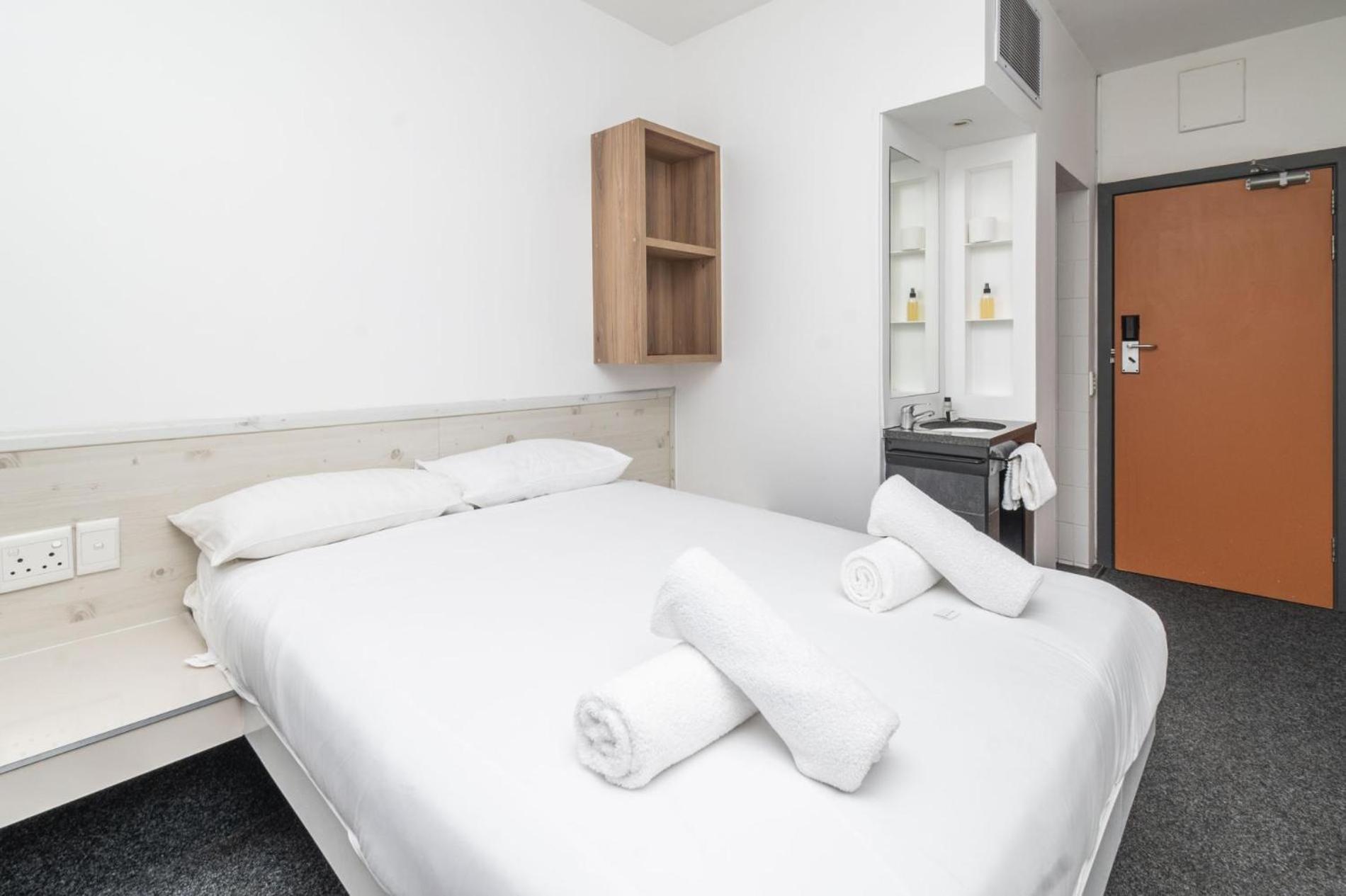 Metropole Shared Space With Private Cape Town