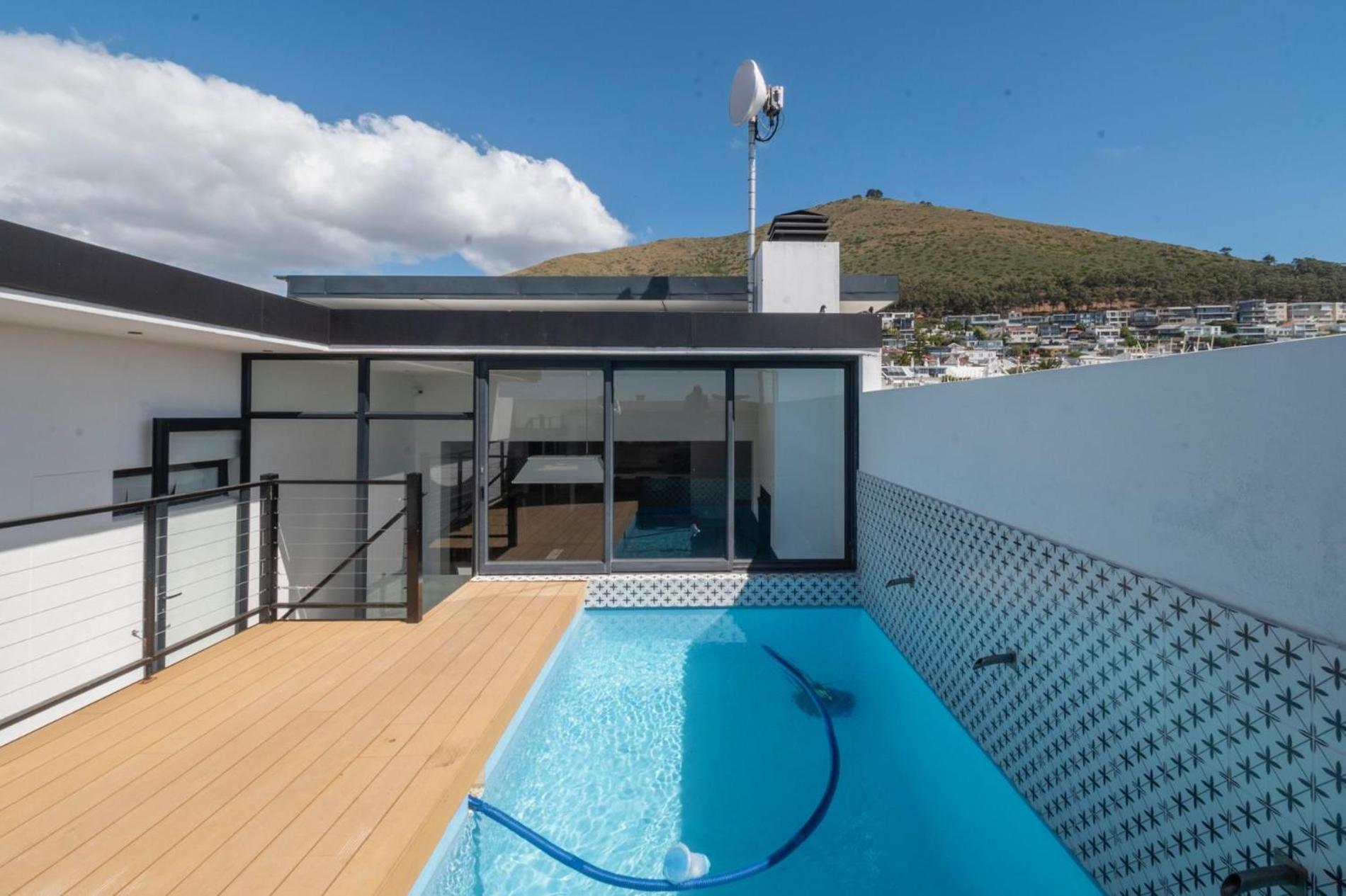 Metropole Shared Space With Private * Cape Town